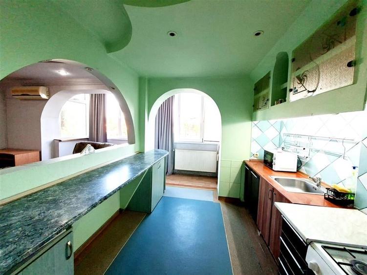 Apartament cu 3 camere decomandat, mobilat în Terezian