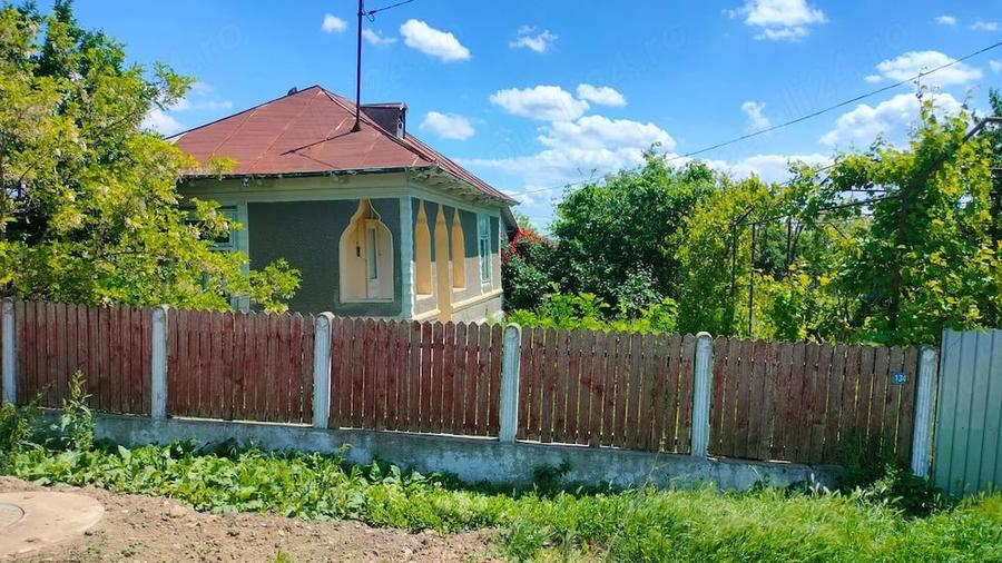 Casă cu Teren 887 Mp în Padina