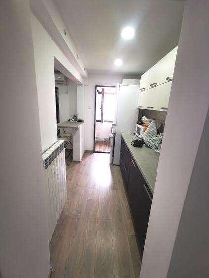 Apartament cu 3 camere decomandat în Aeroport