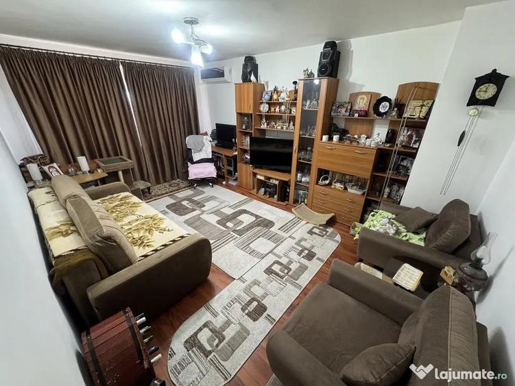 Apartament cu 2 camere decomandat în