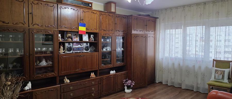 Apartament cu 2 camere decomandat în Vest