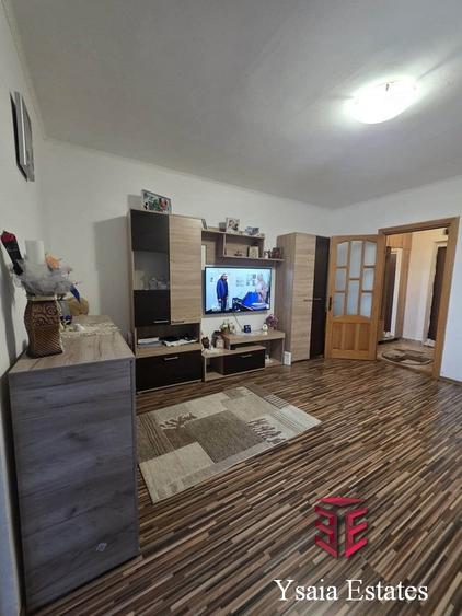 Garsonieră decomandată în Far