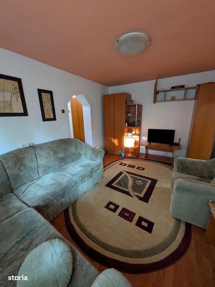 Apartament cu 2 camere semidecomandat în Calea București
