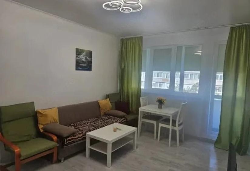 Apartament cu 2 camere semidecomandat în 1 Mai