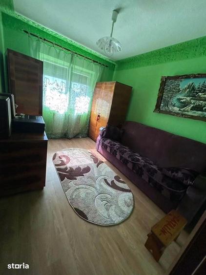 Apartament cu 4 camere decomandat în Central