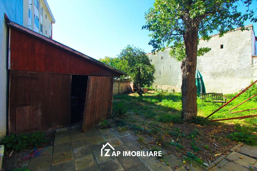 Casă individuală cu 3 camere cu Canalizare în Central