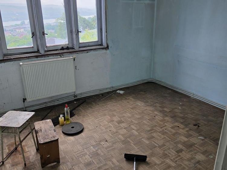 Apartament cu 2 camere semidecomandat în Fălticeni