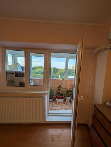 Apartament cu 3 camere decomandat în Brâncoveanu