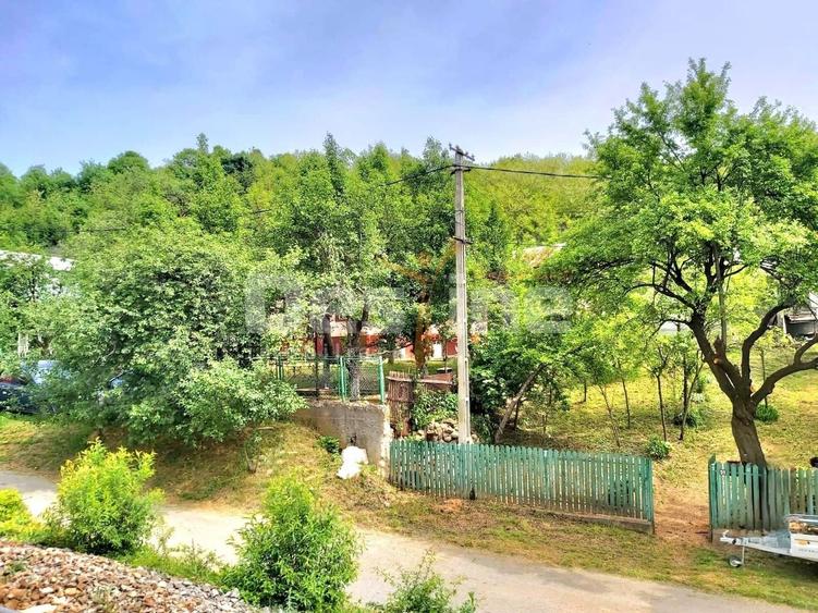 Teren Construcții intravilan de 3015 mp, în Mălăeștii de Sus
