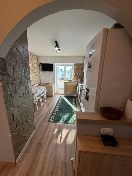 Apartament cu 2 camere decomandat, mobilat în Poiana Câmpina