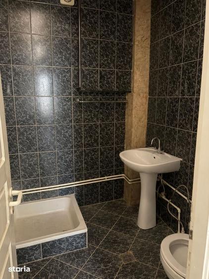 Apartament cu 2 camere semidecomandat în Centrul Civic