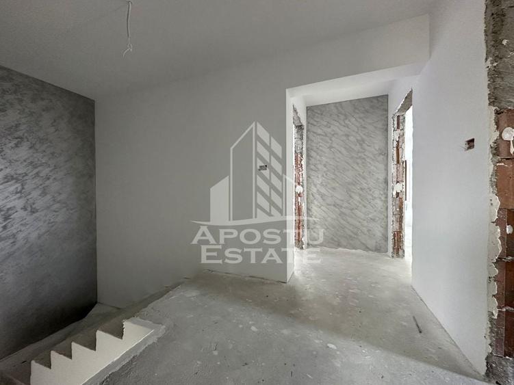 Casă cu 4 camere cu Teren 300 Mp în Central