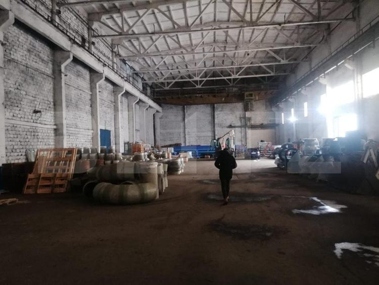 Spațiu industrial, de 2,207 mp, în Exterior Vest