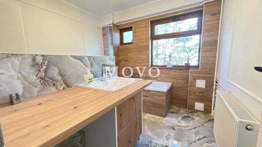 Apartament cu 3 camere semidecomandat, mobilat în Dacia