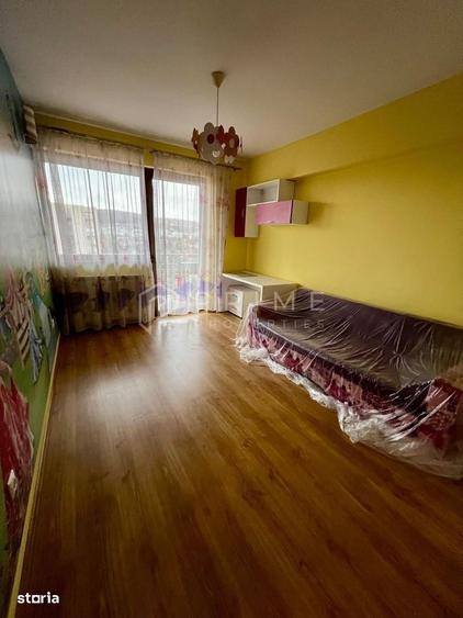 Apartament cu 4 camere în Semicentral