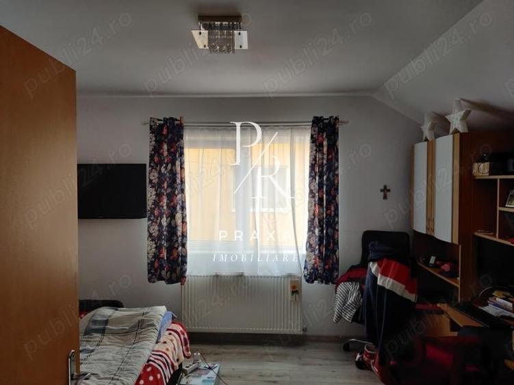 Duplex cu 4 camere cu Canalizare în Florești