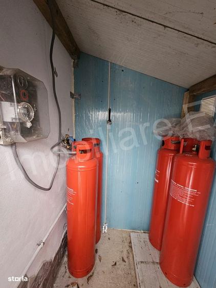 Casă cu 4 camere cu Teren 1435 Mp în Bradu