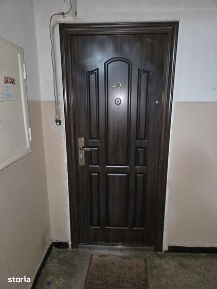 Tomis Nord-Calinescu, 2 camere decomandate, balcon, beci, liber, neg. - 9