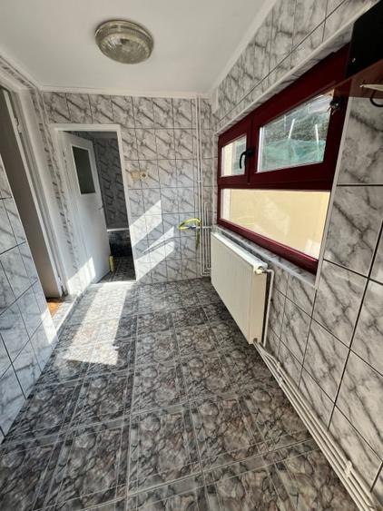 Casă individuală cu 3 camere cu Canalizare în Iancului