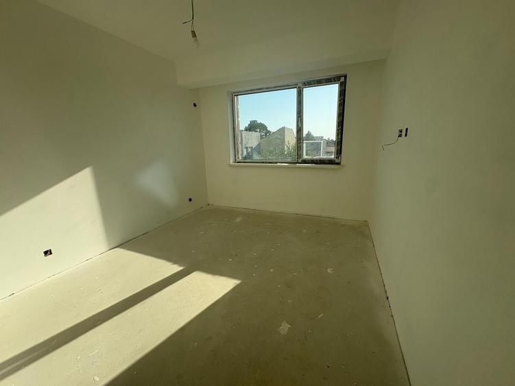 Apartament cu 3 camere decomandat în 1 Mai