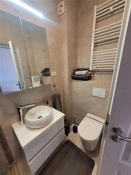 Apartament cu 2 camere decomandat, mobilat în Central