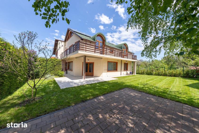Casă cu 10 camere cu Teren 630 Mp în Bunloc