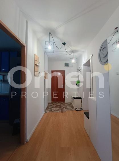 Apartament cu 3 camere decomandat, mobilat în Central