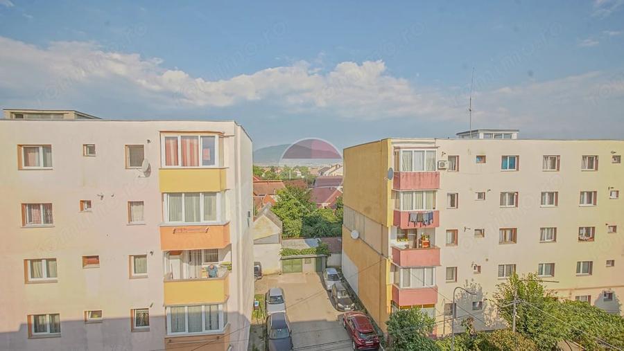 Apartament cu 3 camere semidecomandat în Central