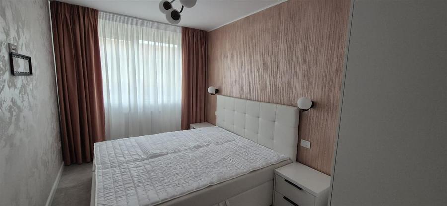 Apartament cu 3 camere semidecomandat, mobilat în Hipodrom 4