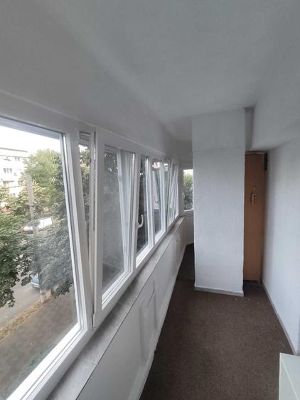 Apartament cu 3 camere decomandat în Ștefan cel Mare