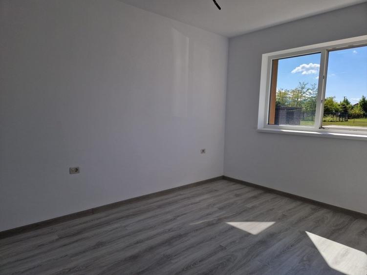 Apartament cu 2 camere decomandat în Sânpetru