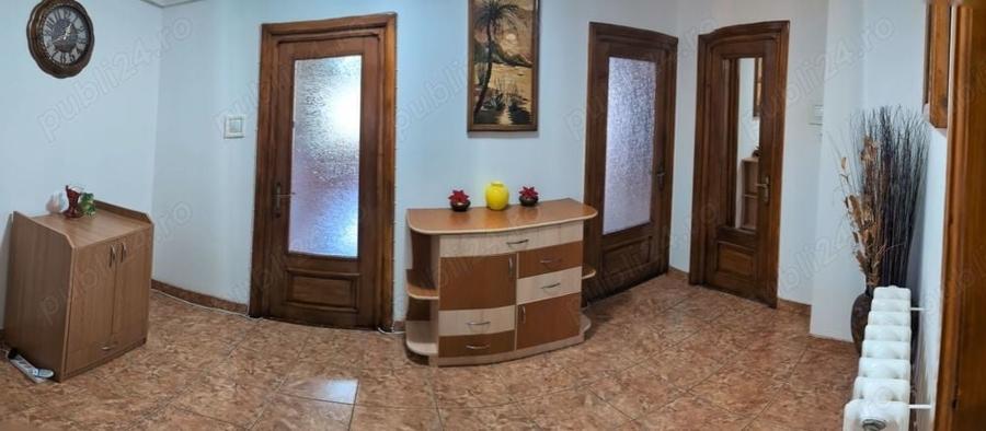 Apartament cu 3 camere decomandat în 1 Mai