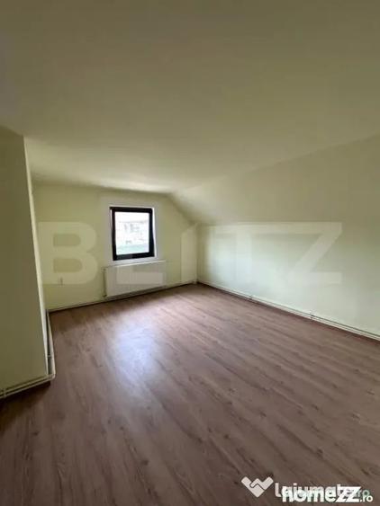 Casă cu 10 camere cu Teren 1200 Mp în Rădăuți