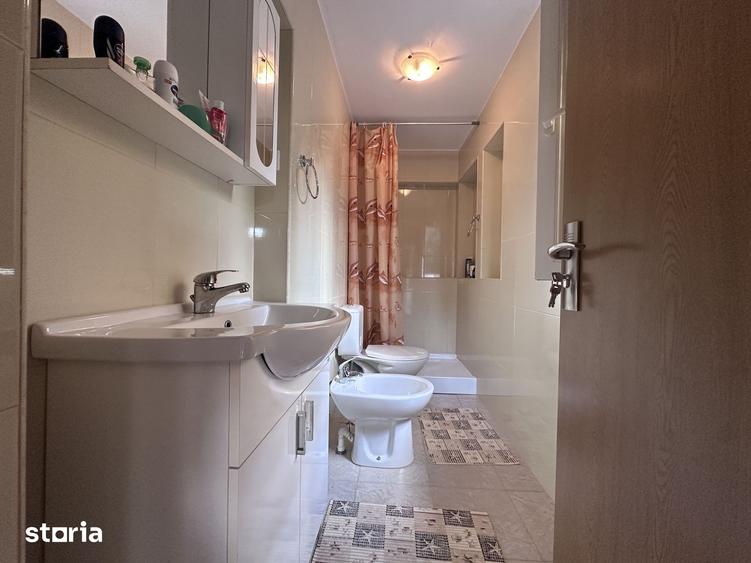 Casă cu 3 camere cu Teren 790 Mp în Doicești