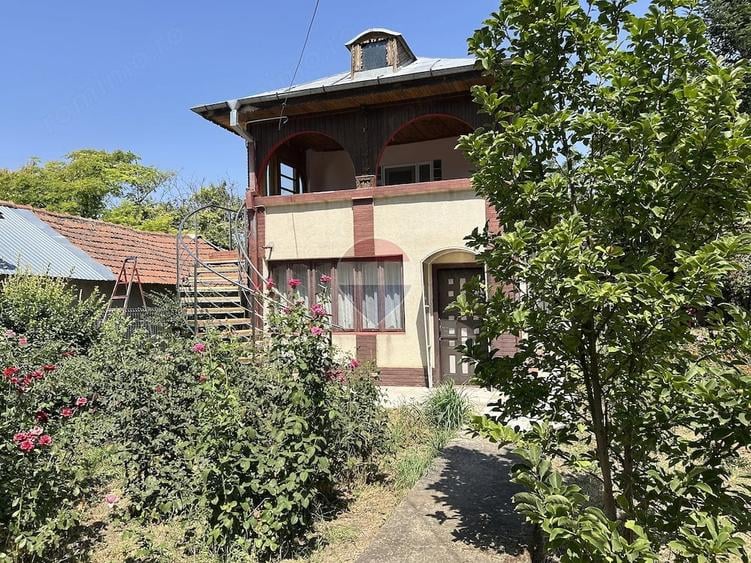 Casă cu 1 camere cu Teren 1129 Mp în Cunești