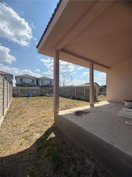 Duplex cu 4 camere cu Canalizare în Moșnița Nouă