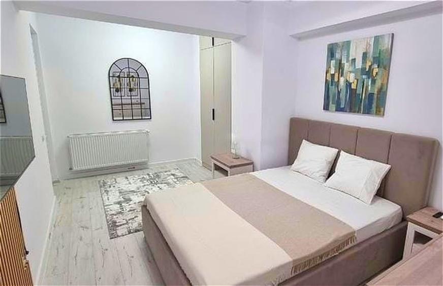 Apartament cu 2 camere decomandat, mobilat în Parcul Carol