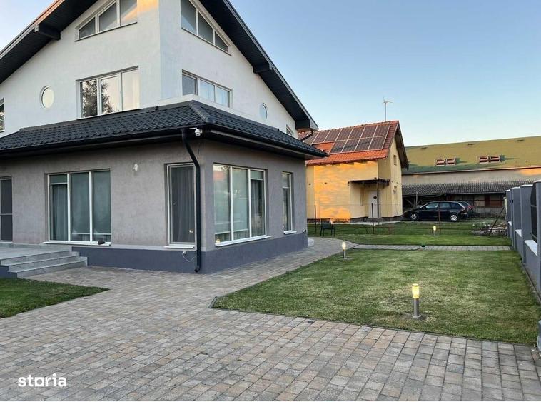Casă cu 4 camere cu Teren 450 Mp în Central