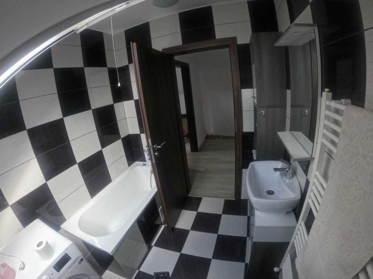 Casă cu 4 camere în Vladimirescu