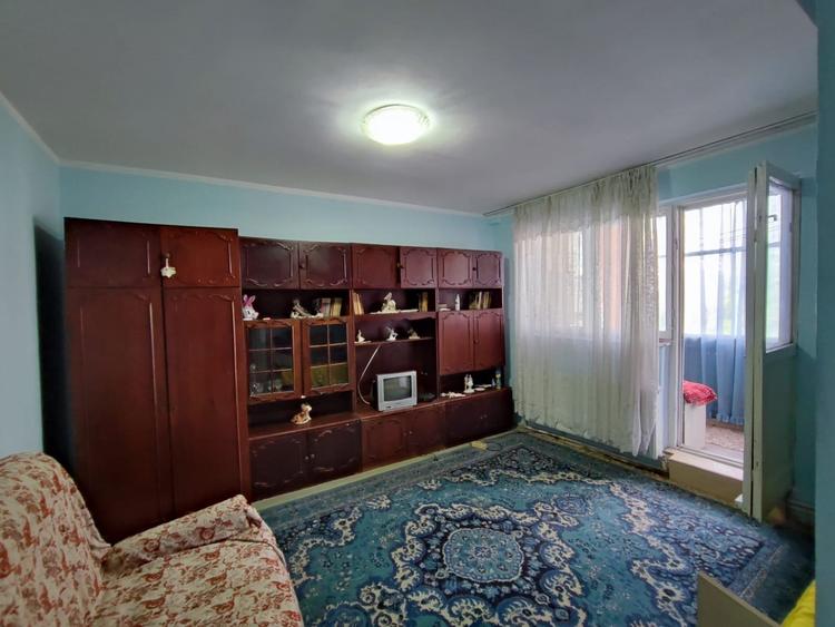 Apartament cu 2 camere decomandat în Micro 20