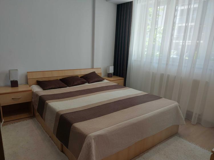Proprietar ofer studio spatios, cu loc de parcare, langa Coresi - 7