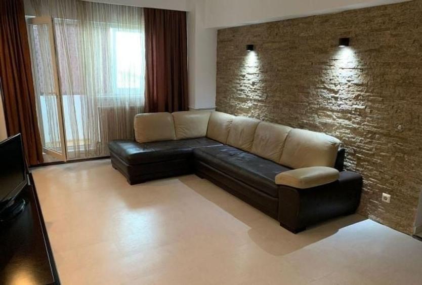 Apartament cu 3 camere semidecomandat, mobilat în Sebastian