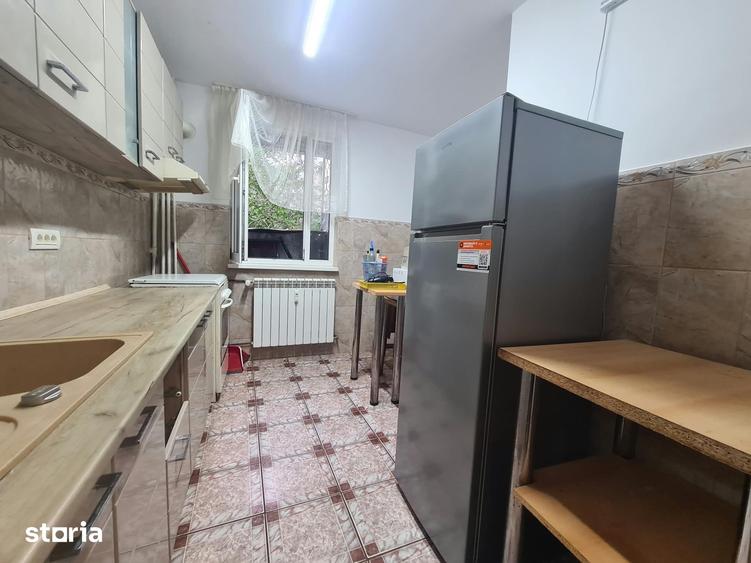 Apartament cu 3 camere decomandat în Dristor