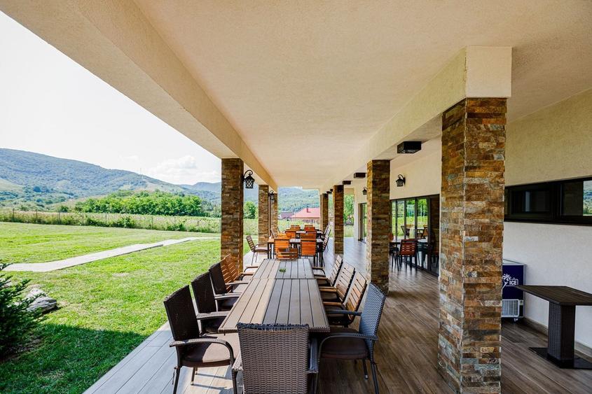 Hotel/Pensiune, de 73.699996948242 mp, în Sasca Montană