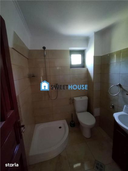 Casă cu 4 camere cu Teren 1200 Mp în Recea