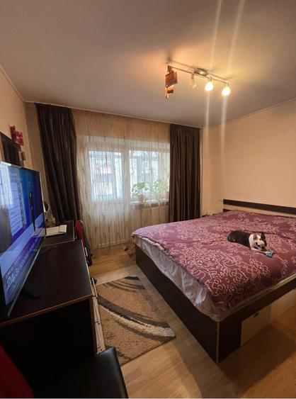 Apartament cu 3 camere decomandat, mobilat în Central
