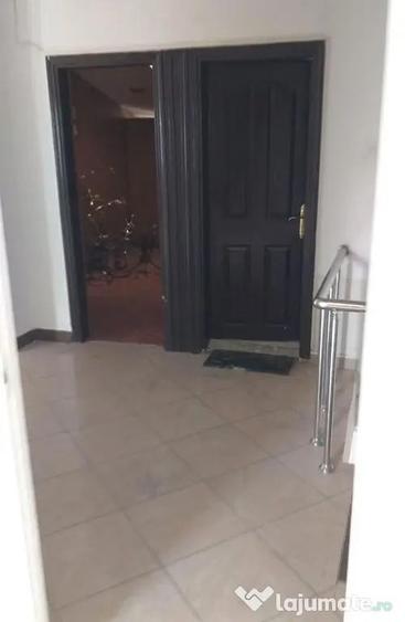 Spațiu comercial, de 570 mp, în Gara de Nord