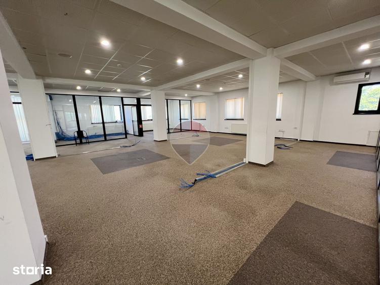 Spațiu comercial, de 350 mp, în Central