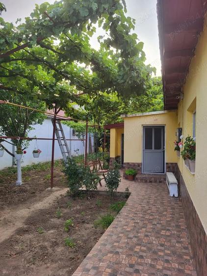 Casă cu 4 camere în Coiciu