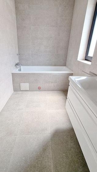 Duplex cu 3 camere cu Canalizare în Sânpetru